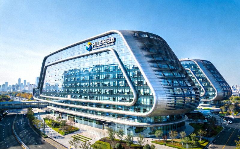 MILE米乐集团现代化办公大楼外观全景图
